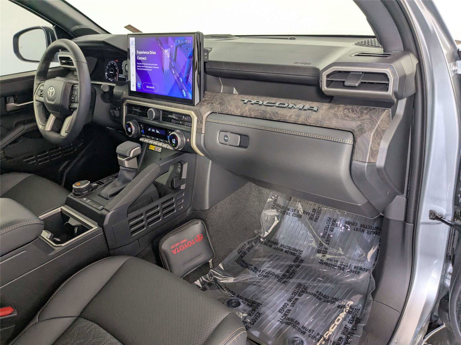 Used 2025 Toyota Tacoma Limited AWD/4WD image 30
