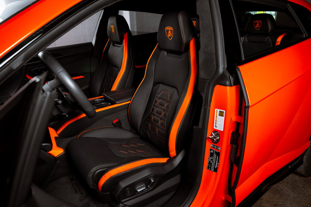 Used 2025 Lamborghini Urus SE AWD/4WD image 21