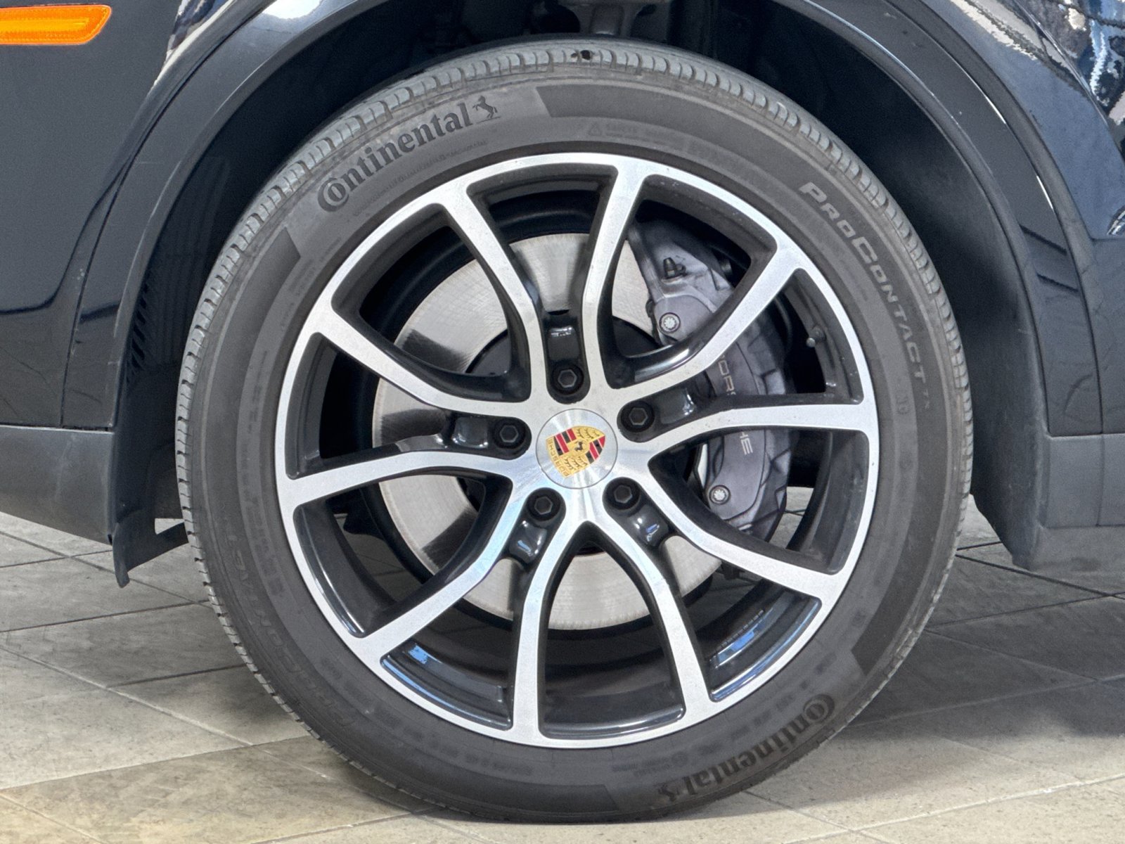 Certified 2023 Porsche Cayenne AWD/4WD image 27