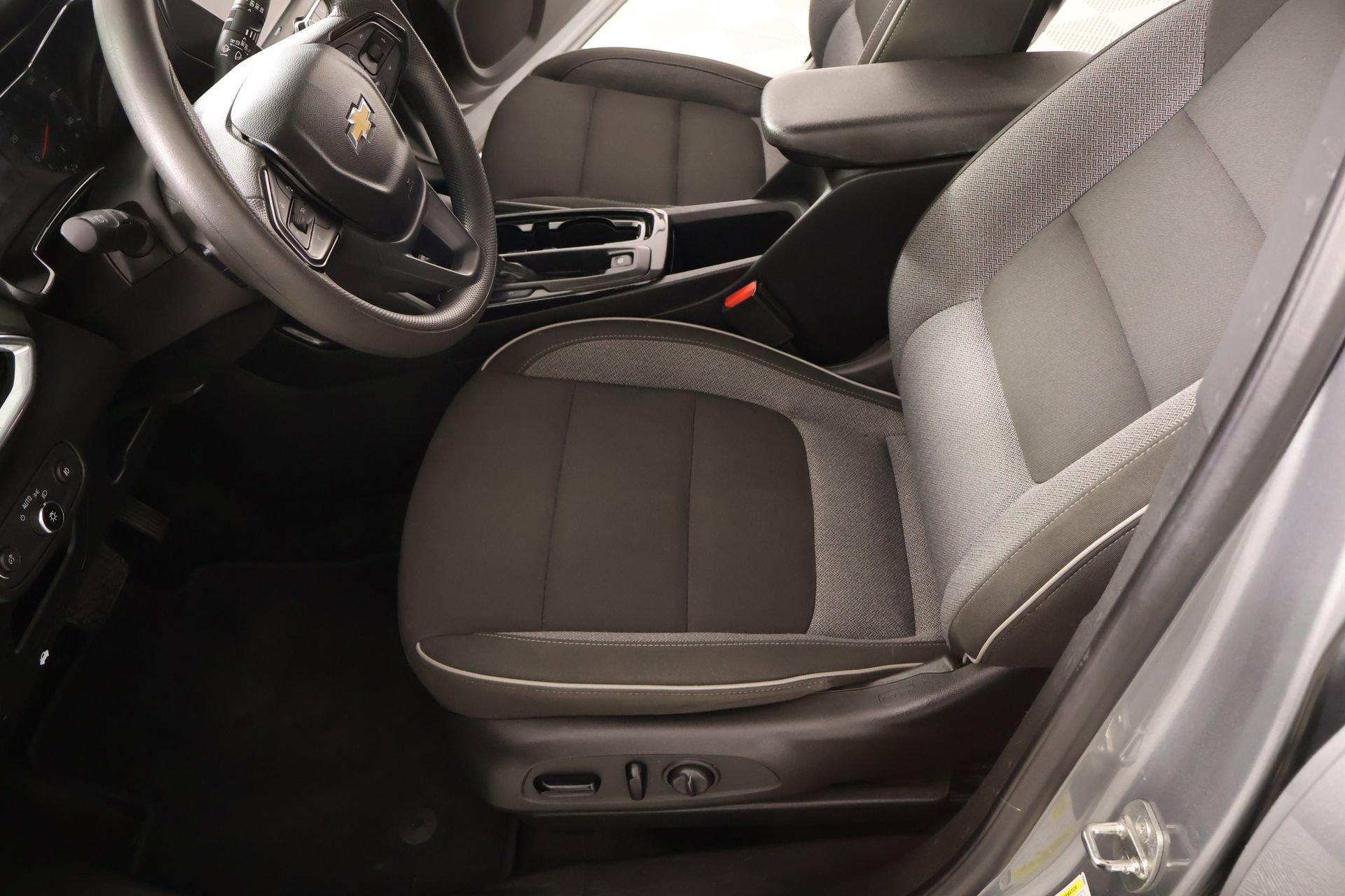 Used 2023 Chevrolet TrailBlazer LT FWD image 11