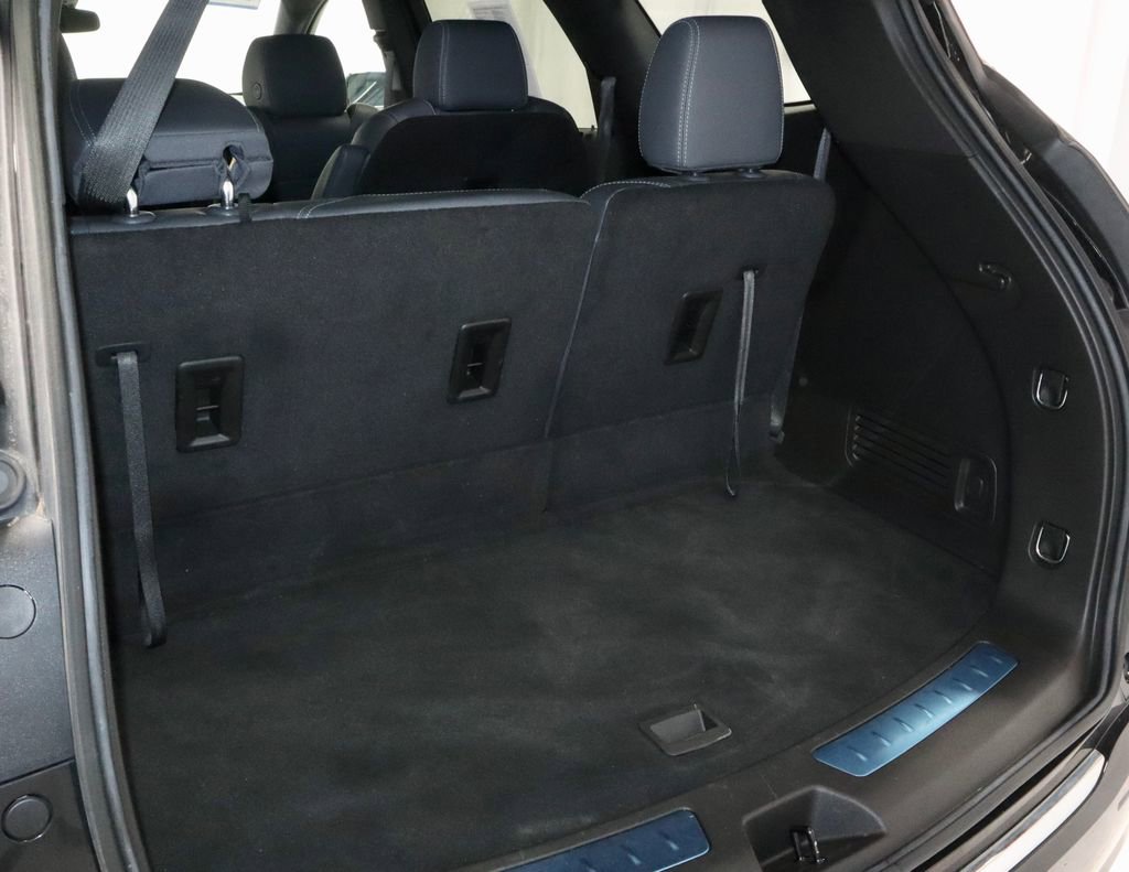 Used 2024 Buick Enclave Essence w/ Sport Touring Edition FWD image 12