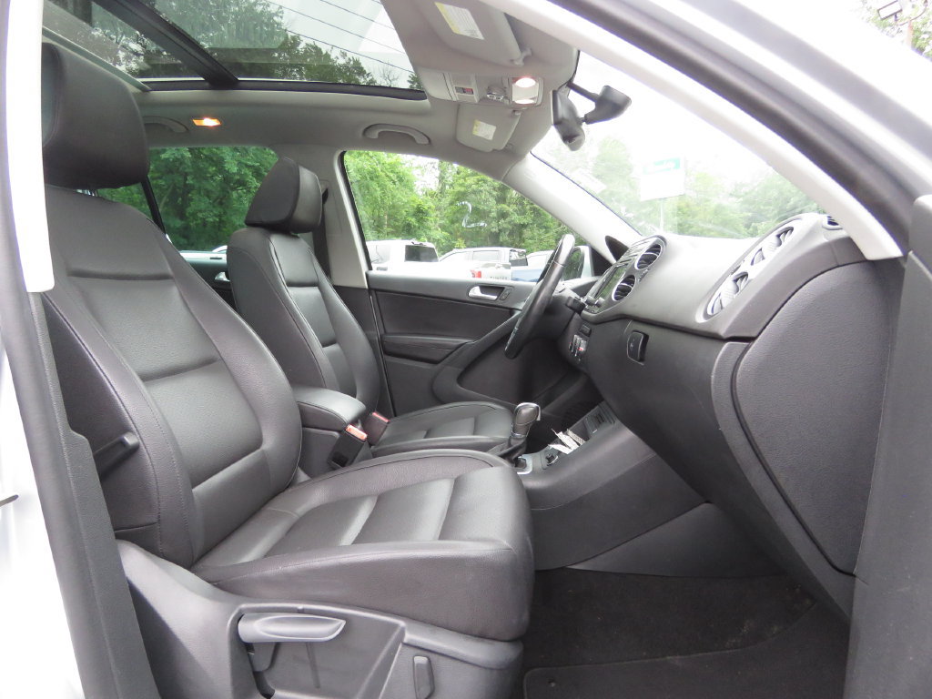 Used 2017 Volkswagen Tiguan Wolfsburg Edition AWD/4WD image 13