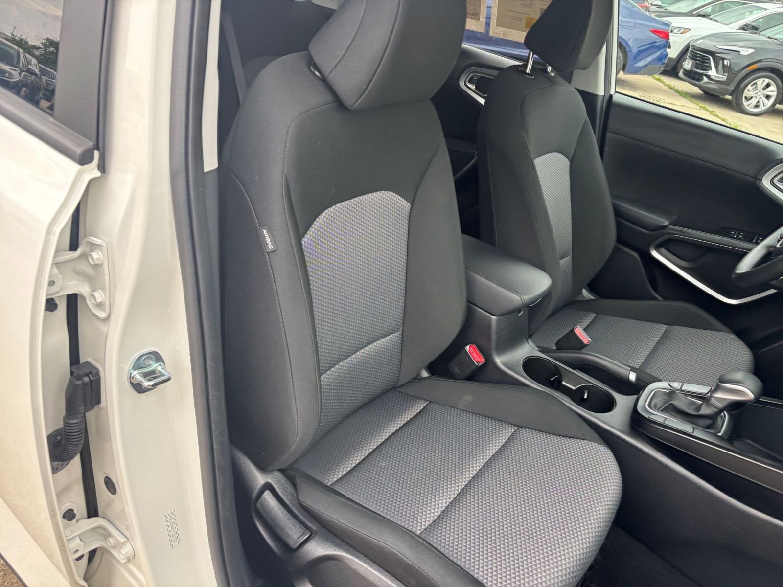 Used 2025 Kia Soul LX w/ LX Technology Package image 34