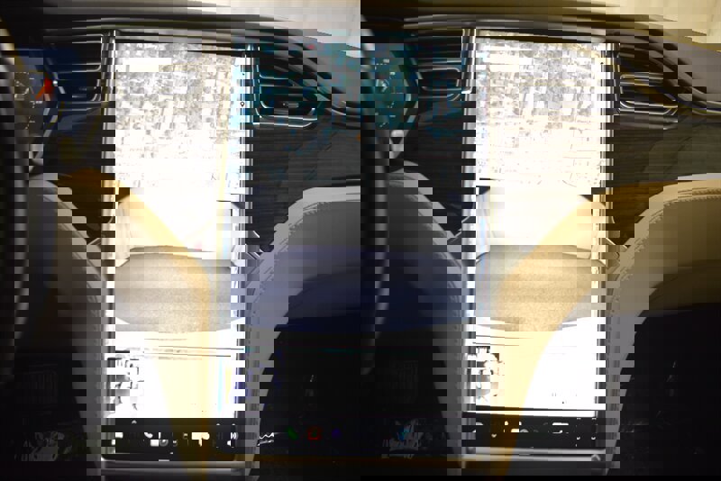 Used 2015 Tesla Model S 85D image 12