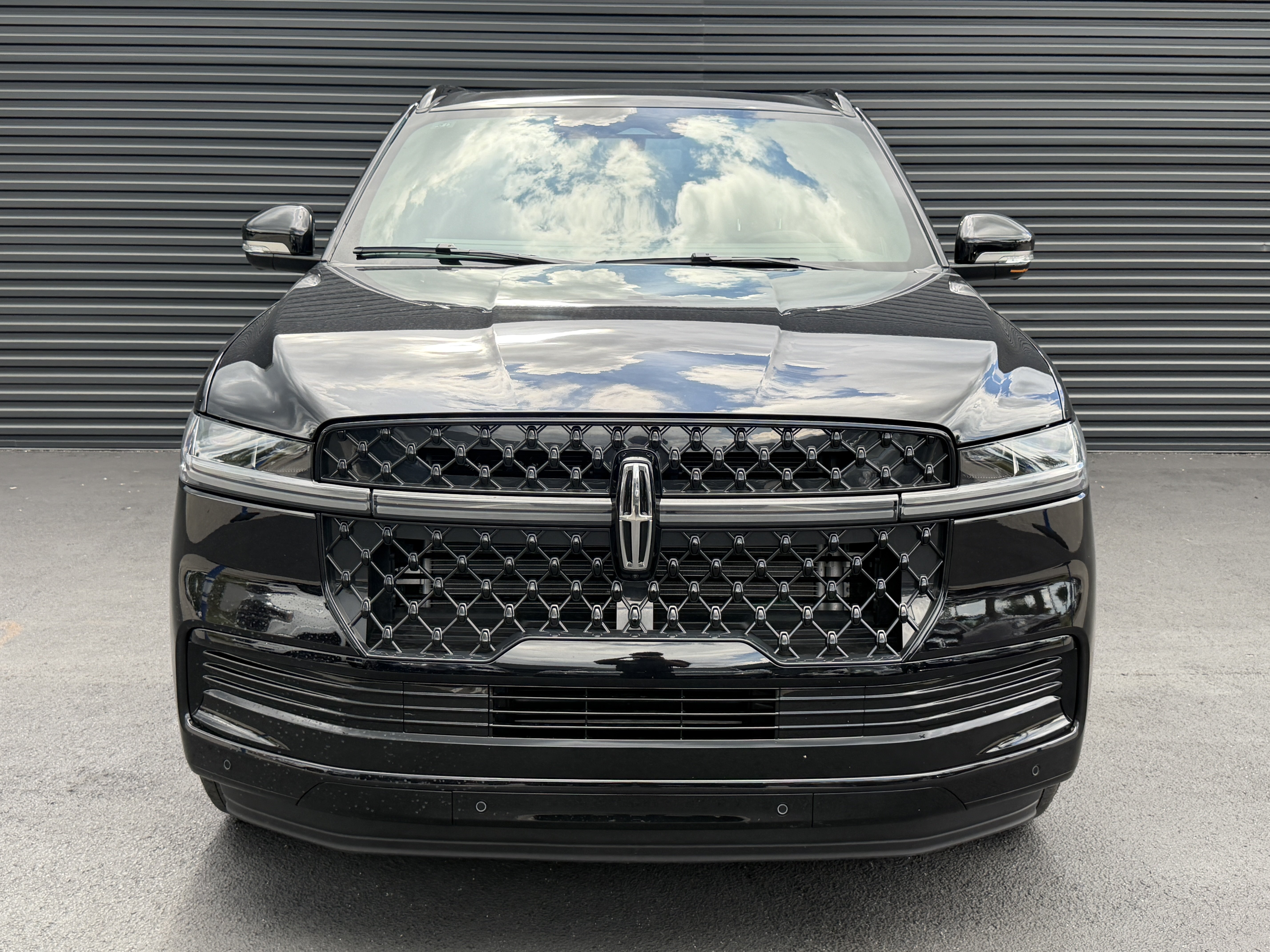Used 2026 Lincoln Navigator Reserve w/ Jet Appearance Package AWD/4WD image 6
