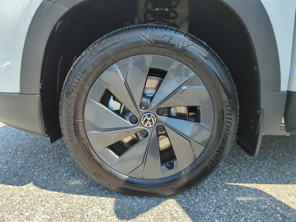 New 2025 Volkswagen Taos S image 41