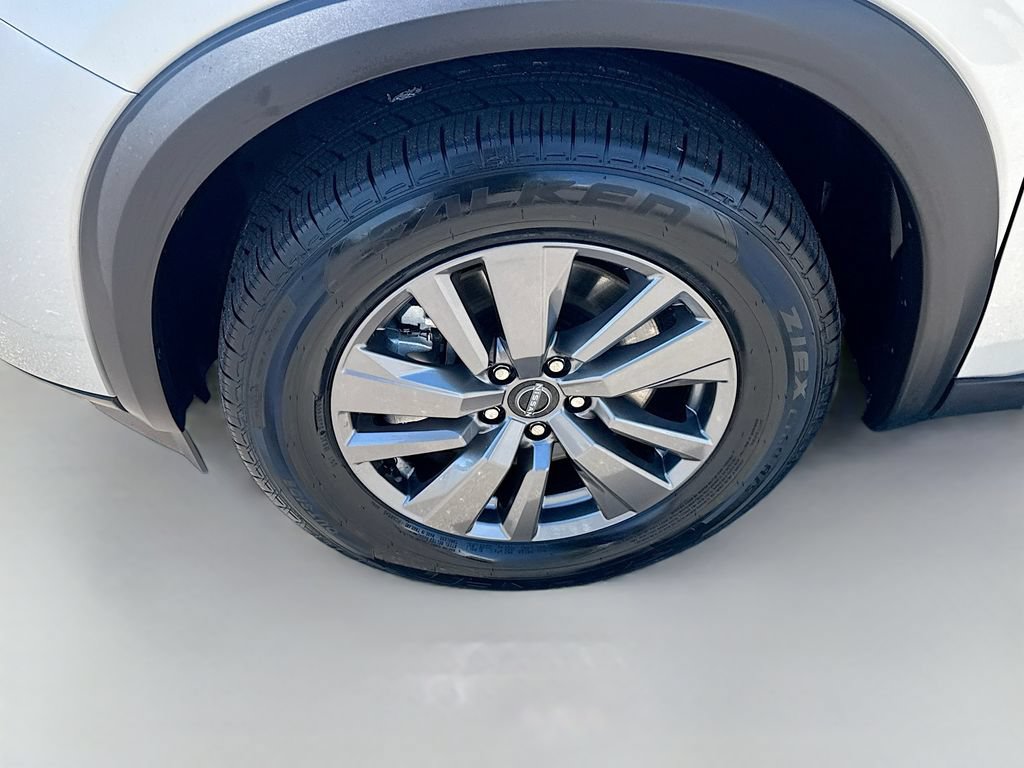 Certified 2025 Nissan Pathfinder SV AWD/4WD image 32