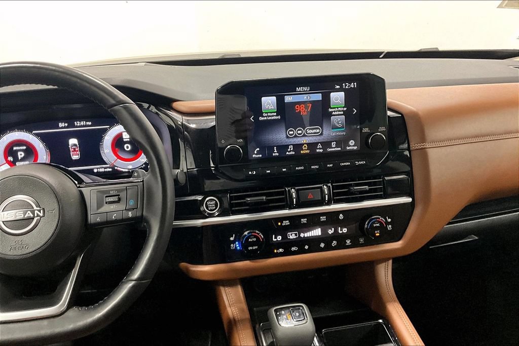 Used 2023 Nissan Pathfinder Platinum FWD image 7