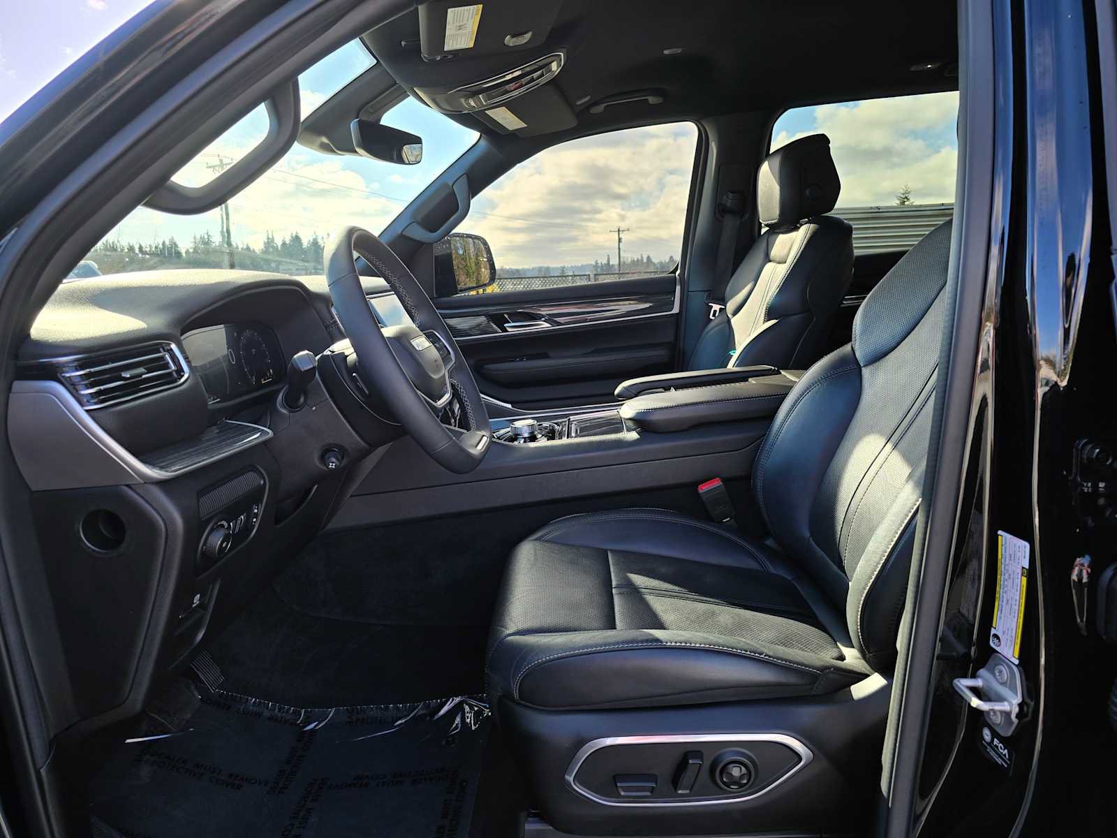 Used 2022 Jeep Wagoneer Series III w/ Flexible Seating Group image 22