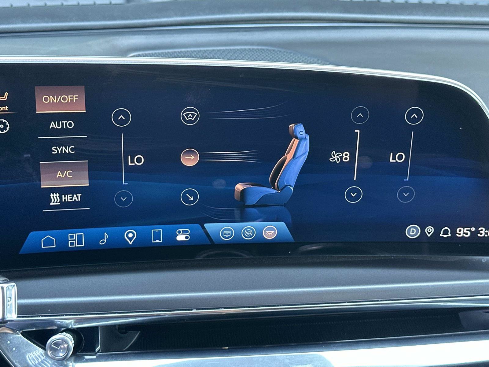 Used 2024 Cadillac Lyriq Tech RWD image 15