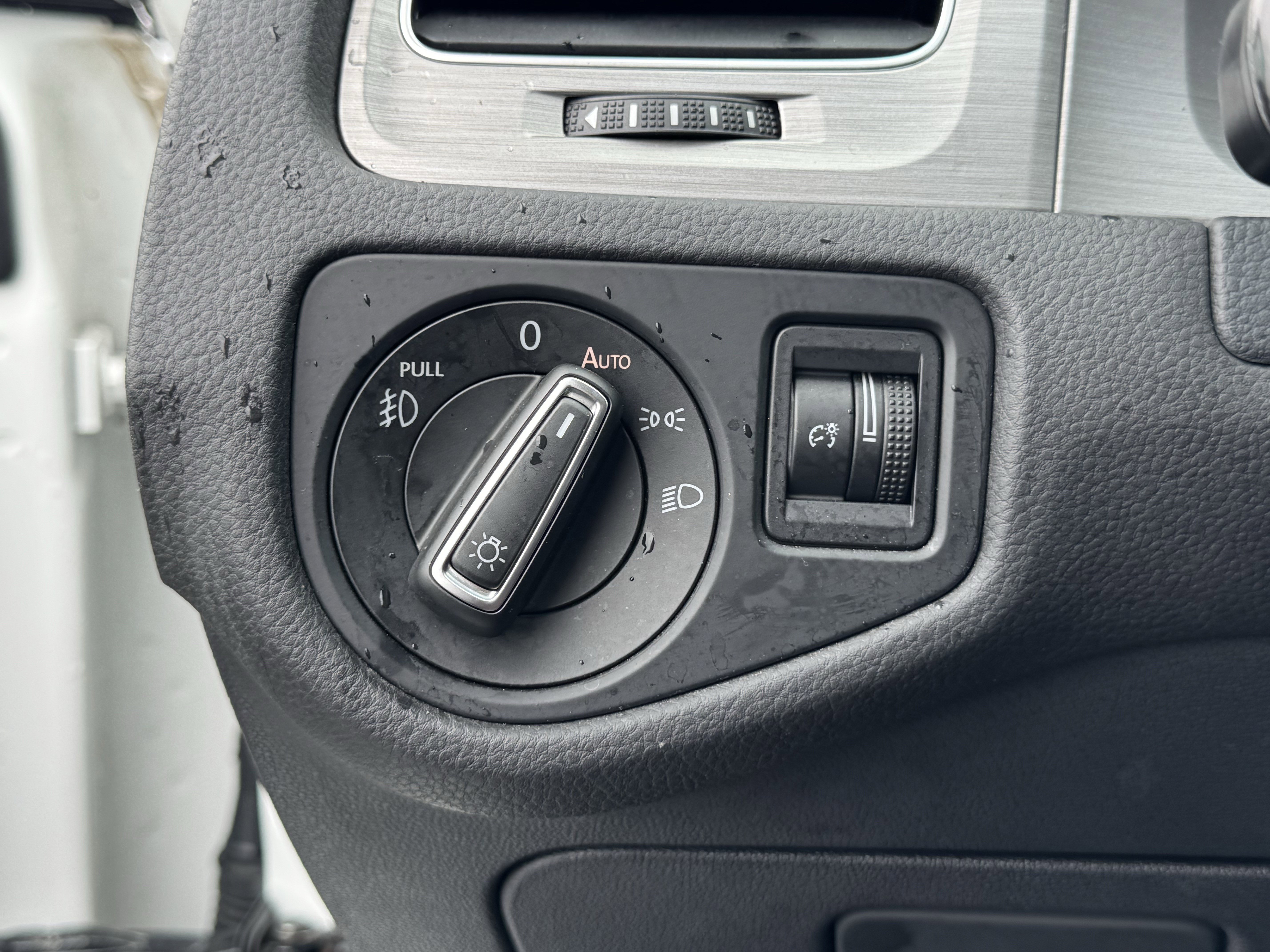 Used 2016 Volkswagen Golf SE image 29