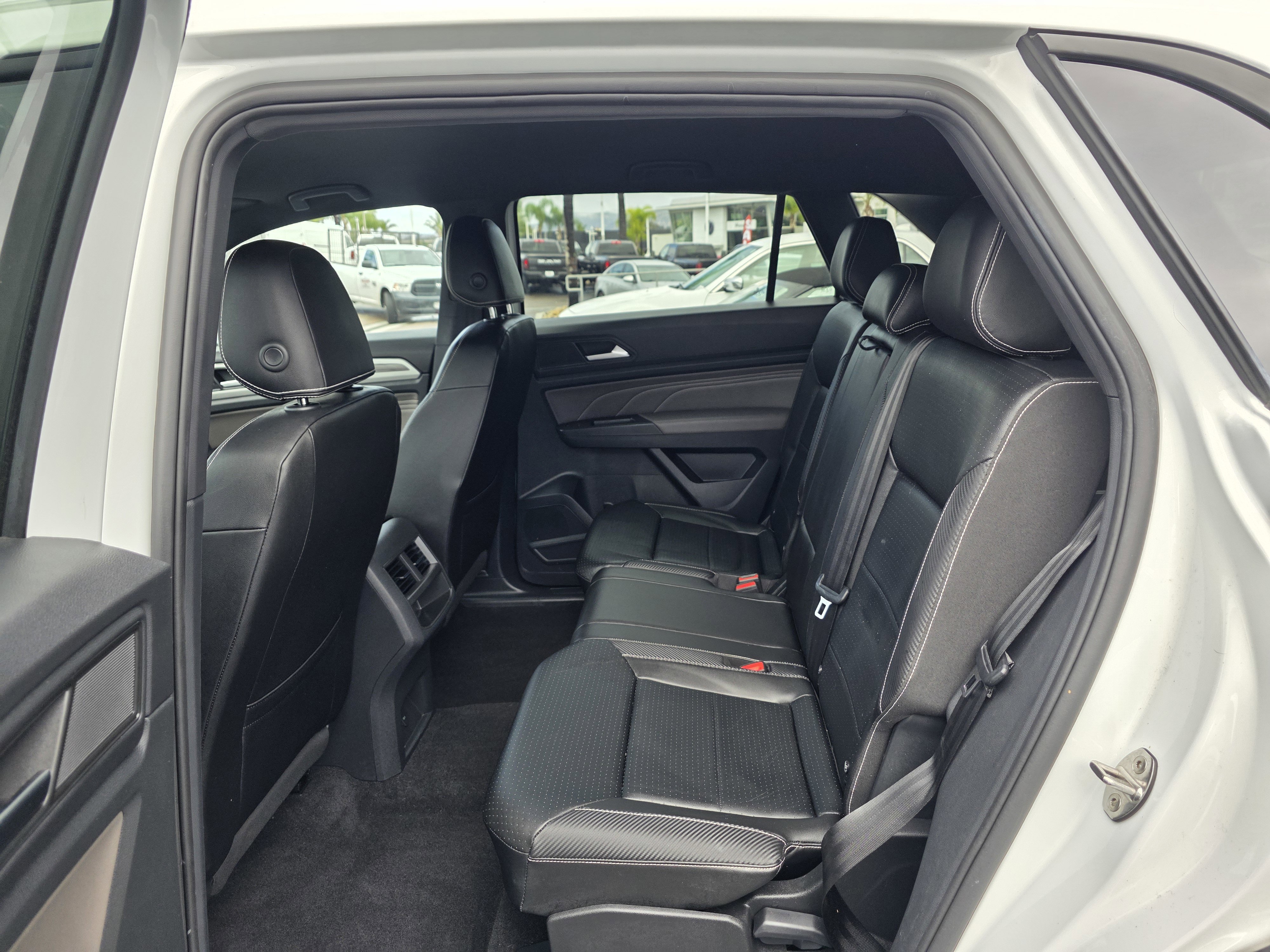 Used 2023 Volkswagen Atlas Cross Sport SE image 18