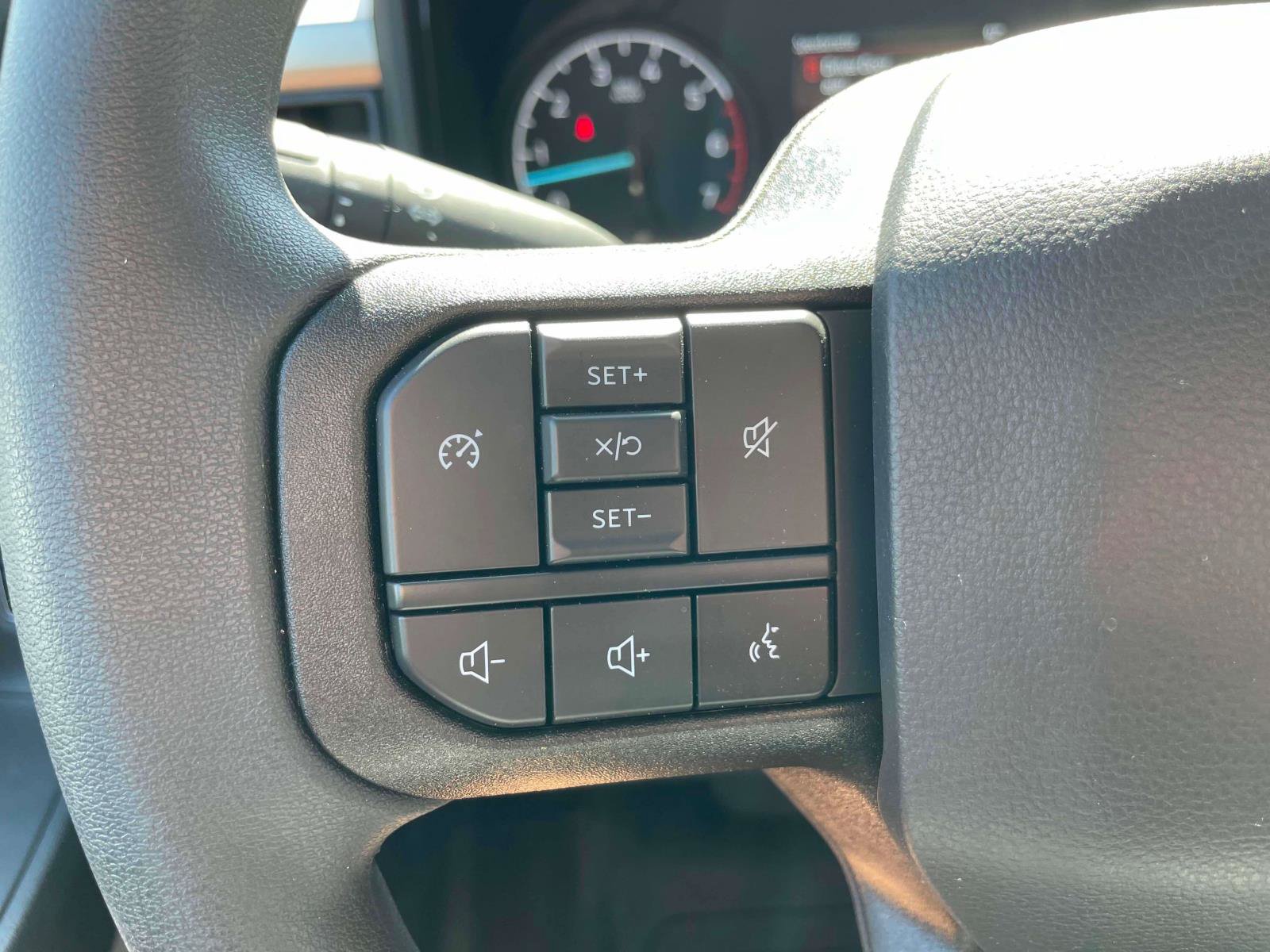 New 2023 Ford F250 XL w/ FX4 Off-Road Package AWD/4WD image 18