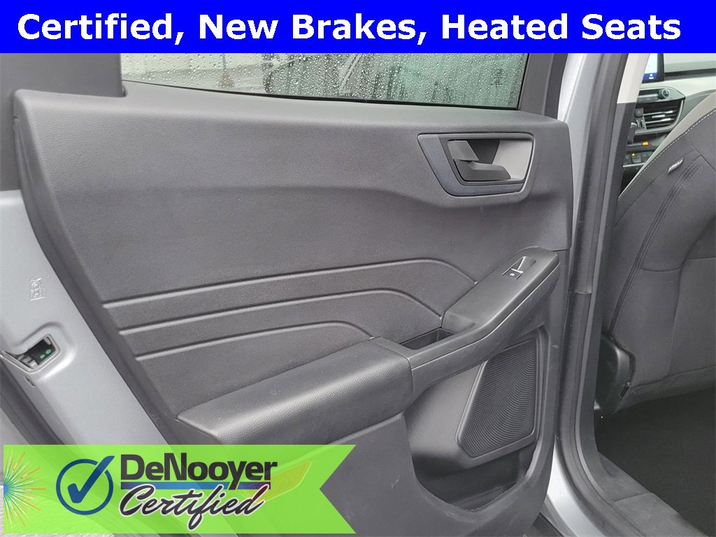 Used 2022 Ford Escape SE w/ Cold Weather Package image 23