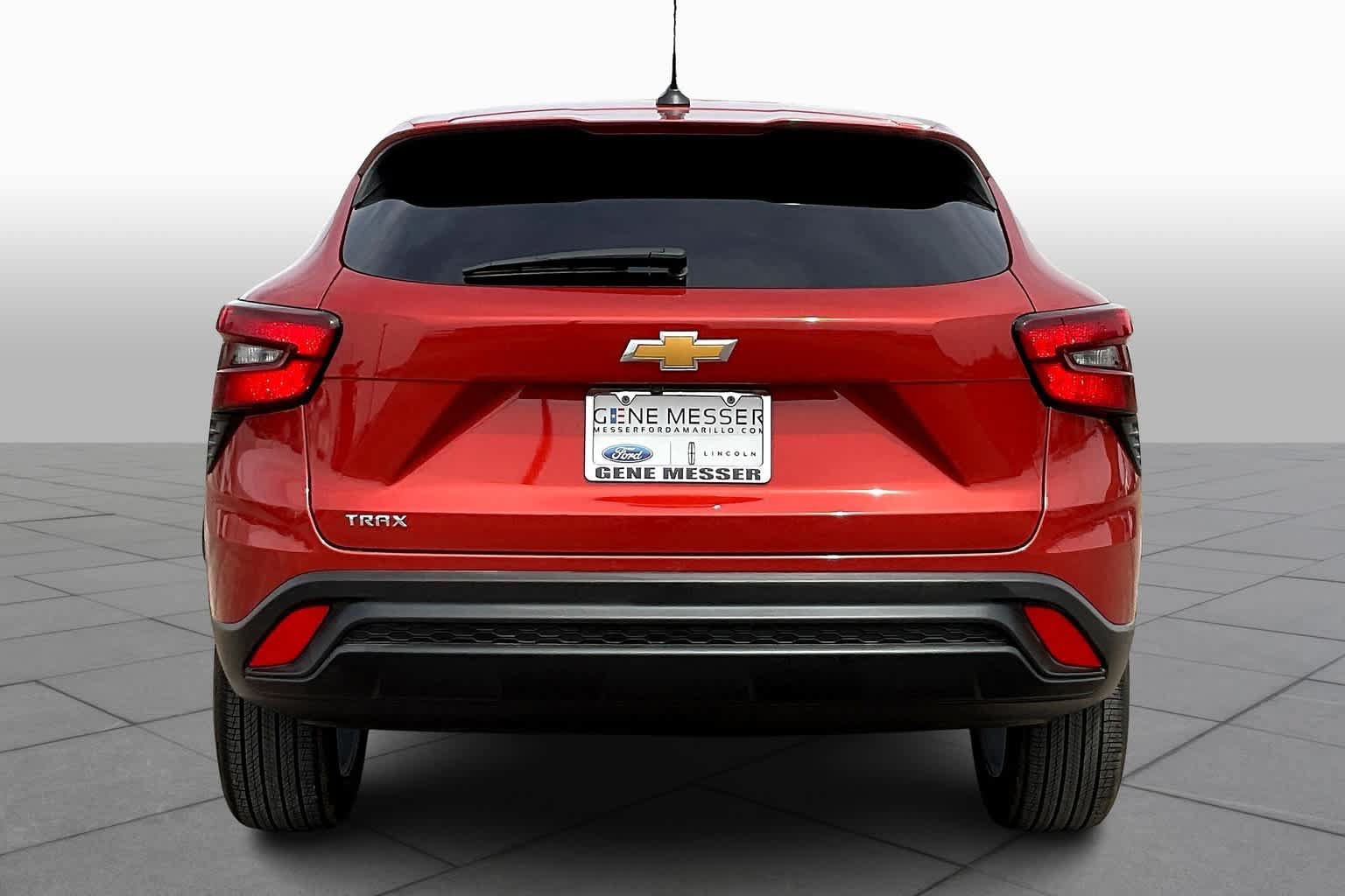 Used 2024 Chevrolet Trax LS w/ LS Convenience Package FWD image 5