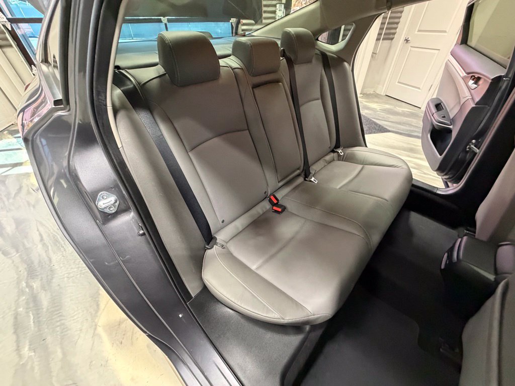Used 2018 Honda Civic Touring image 5