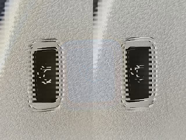 Used 2024 Chrysler Pacifica Touring-L image 34