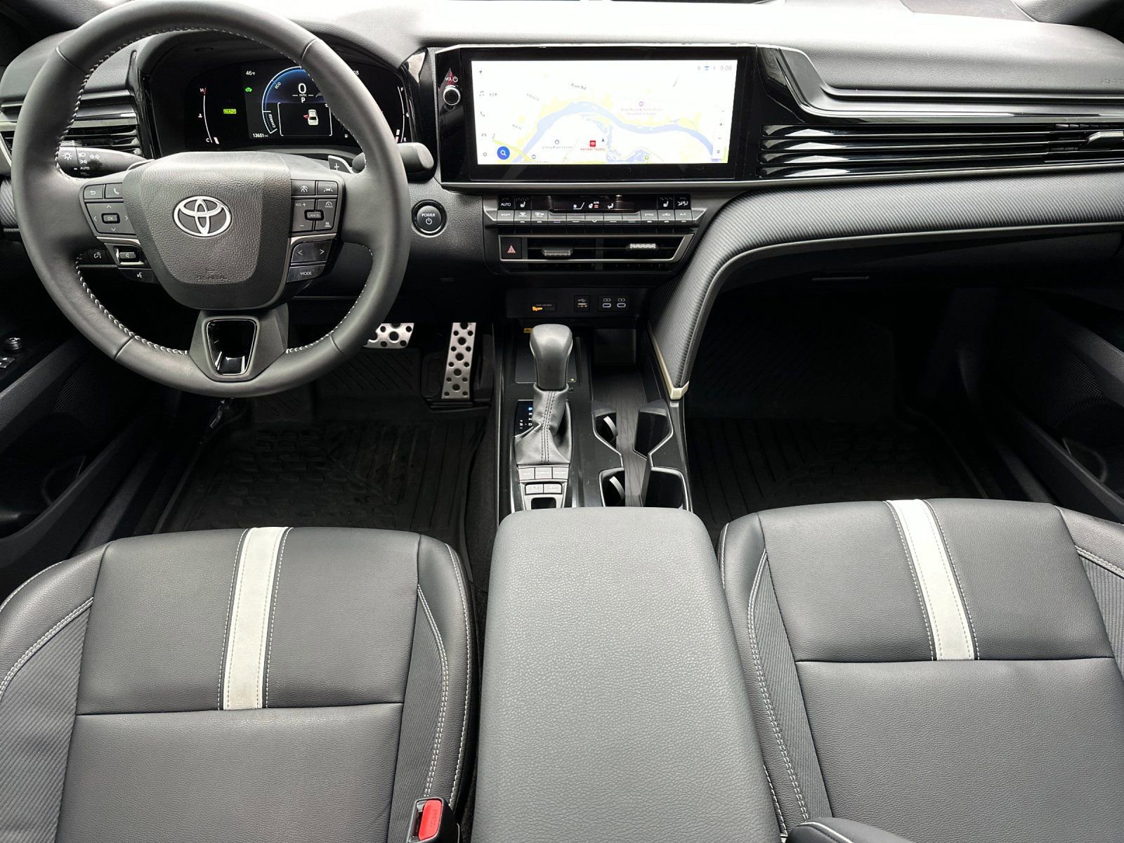 Used 2025 Toyota Camry SE w/ Multimedia Upgrade Package image 12