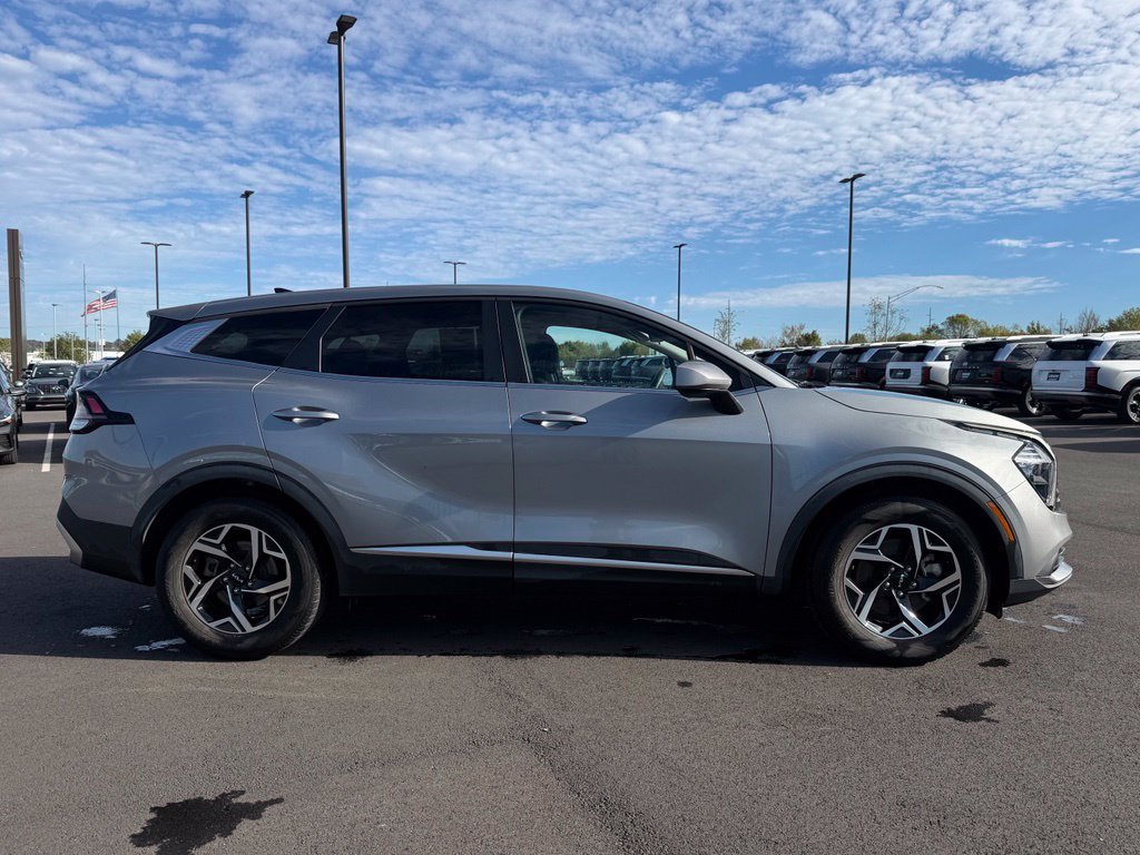 Used 2023 Kia Sportage LX FWD image 4