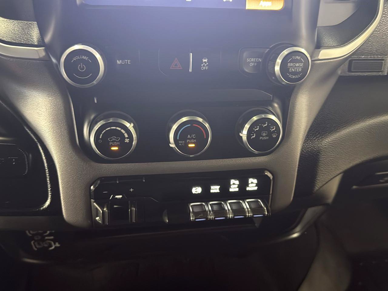 Used 2024 RAM 2500 Big Horn w/ Off Road Package AWD/4WD image 22