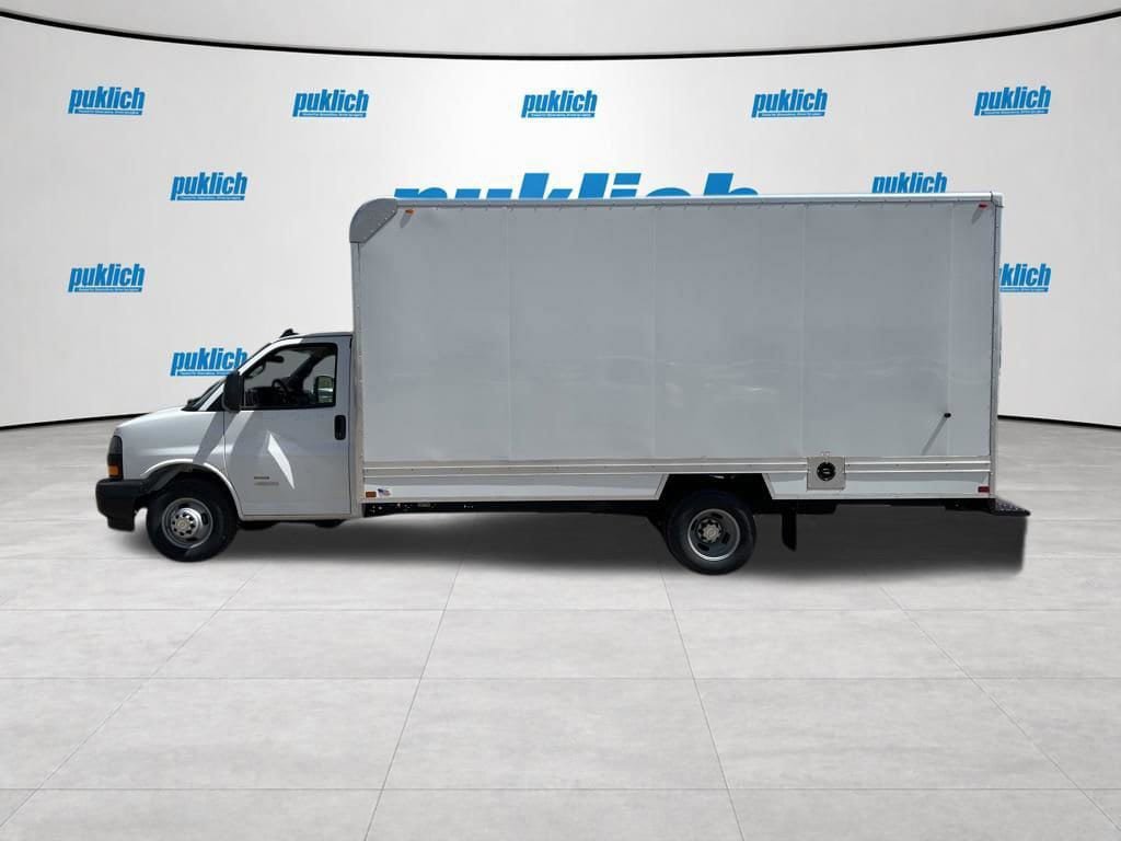 New 2025 Chevrolet Express 4500 w/ Power Convenience Package RWD image 2