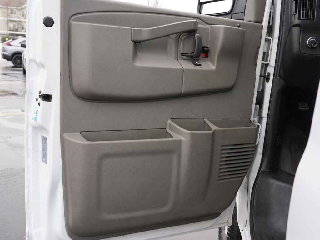 Used 2022 Chevrolet Express 3500 LS RWD image 14