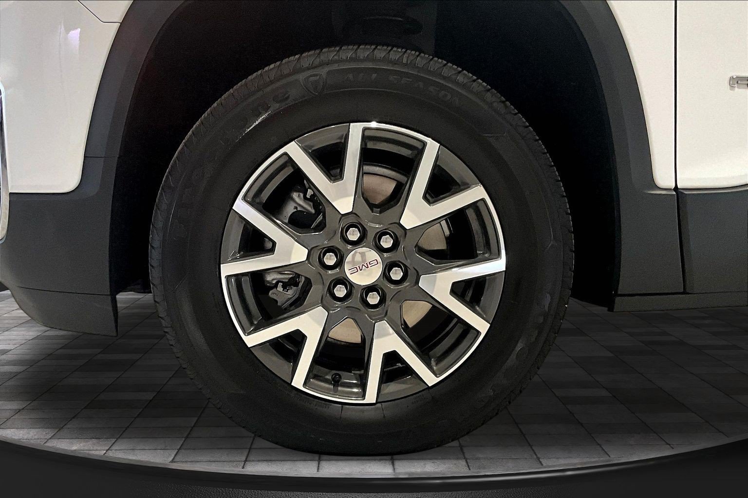 Used 2022 GMC Acadia SLE FWD image 35