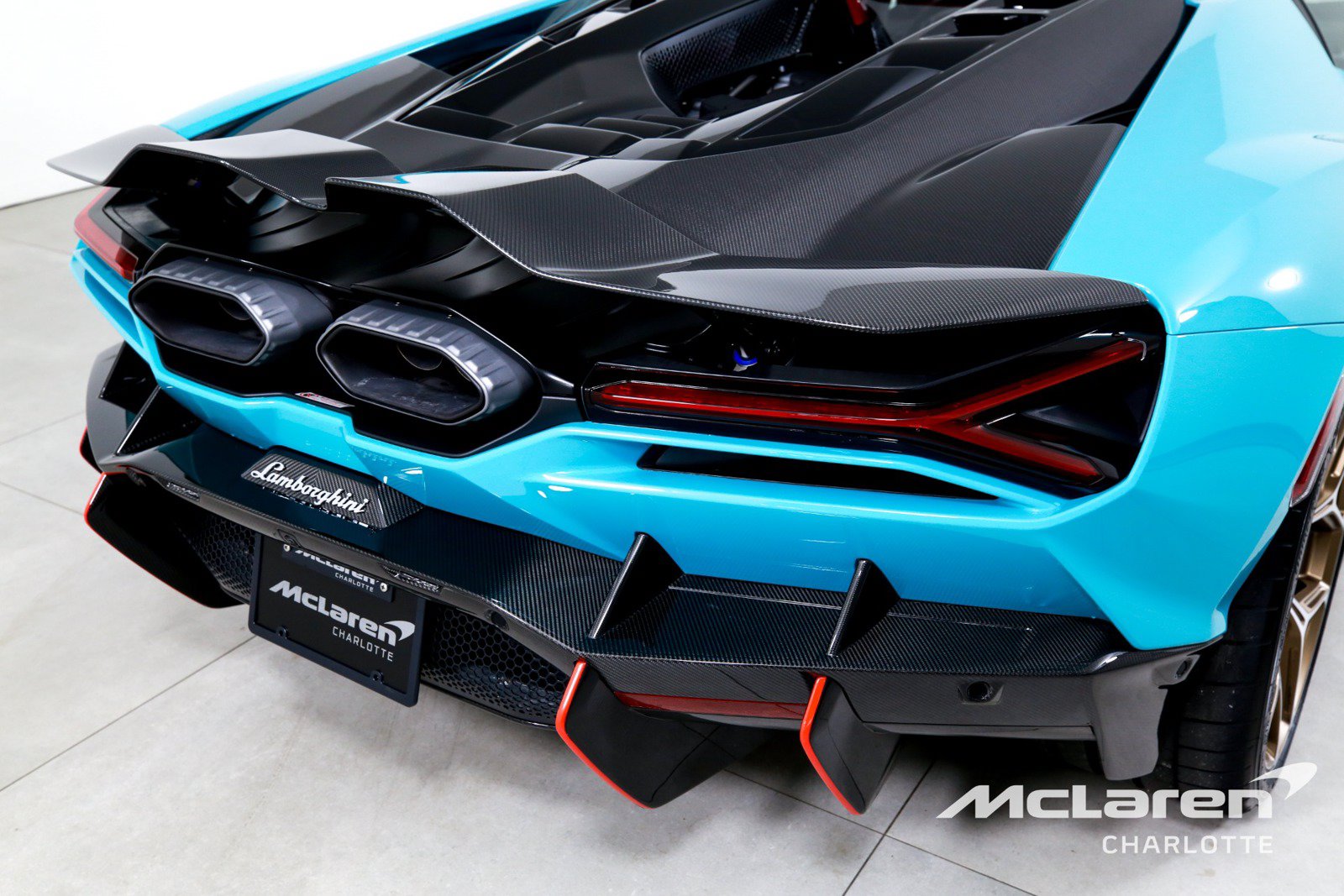 Used 2025 Lamborghini Revuelto AWD/4WD image 36