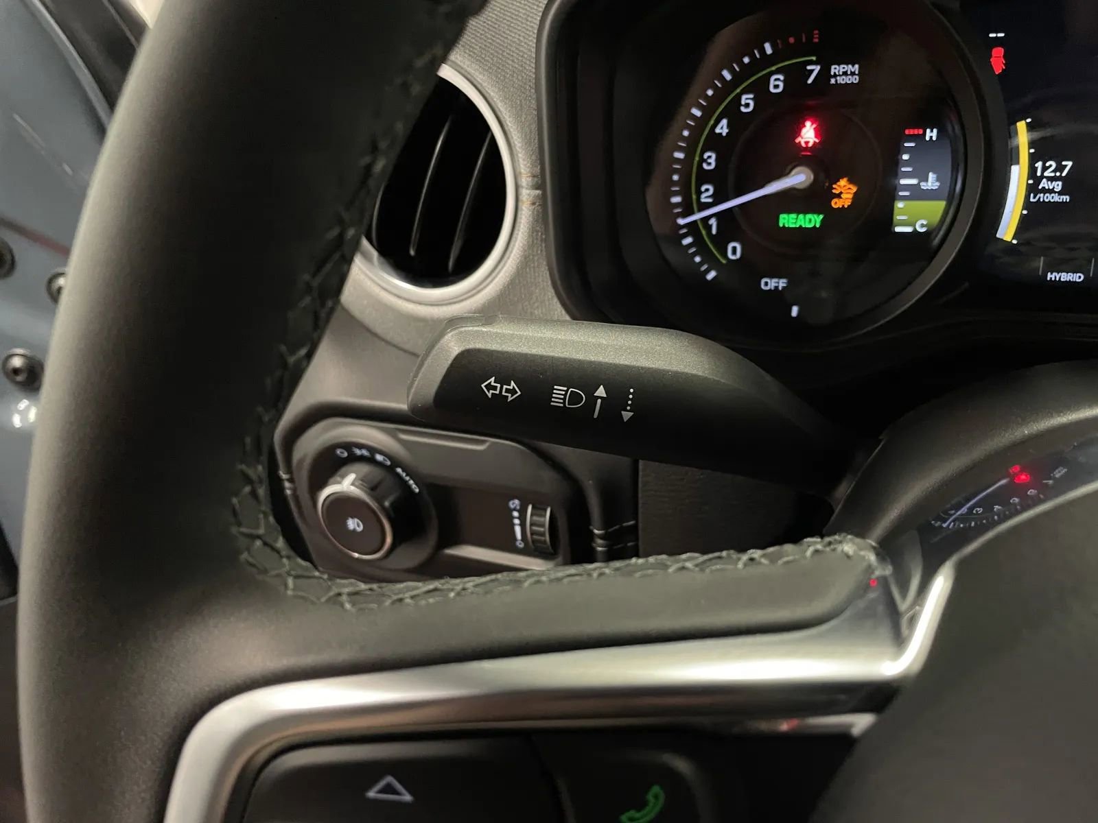 Used 2025 Jeep Wrangler Unlimited Sahara w/ Safety Group AWD/4WD image 25