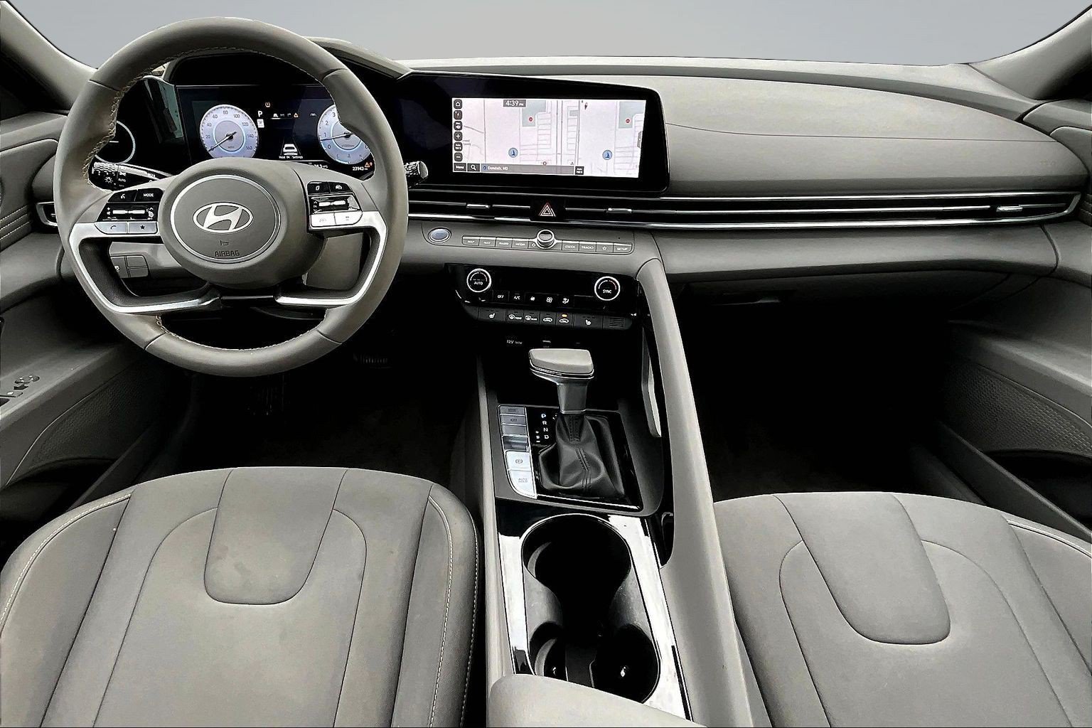 Used 2024 Hyundai Elantra SEL w/ Convenience Package FWD image 6