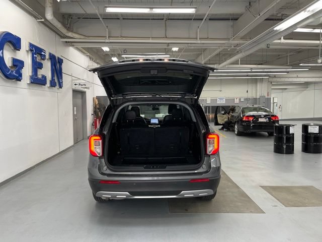 Used 2021 Ford Explorer XLT w/ Equipment Group 202A AWD/4WD image 9