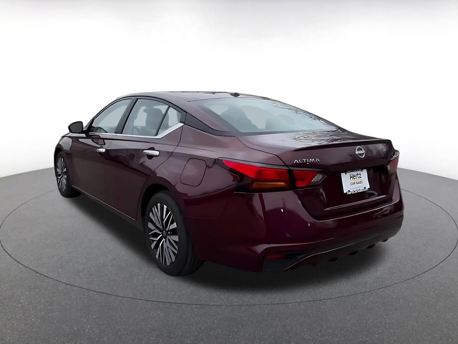 Used 2025 Nissan Altima 2.5 SV image 11