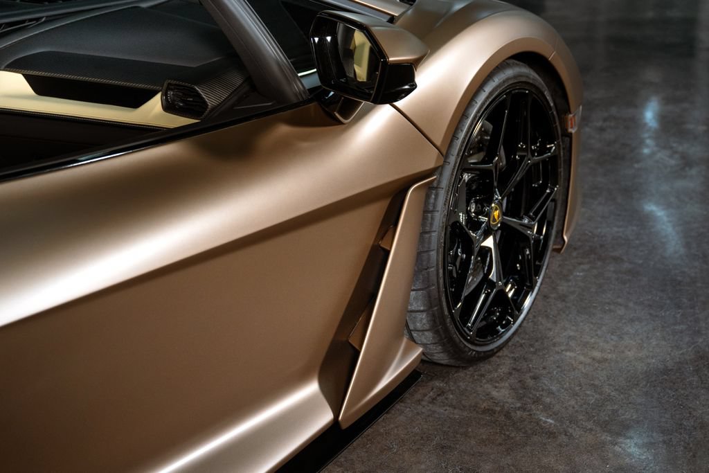 Used 2024 Lamborghini Revuelto AWD/4WD image 8