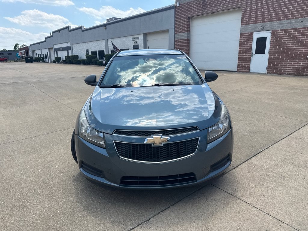Used 2012 Chevrolet Cruze LS w/ Connectivity Package FWD image 2