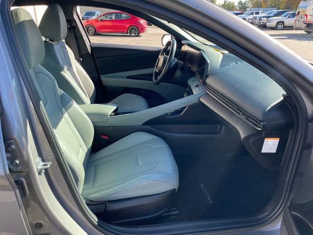 Used 2024 Hyundai Elantra Limited image 44