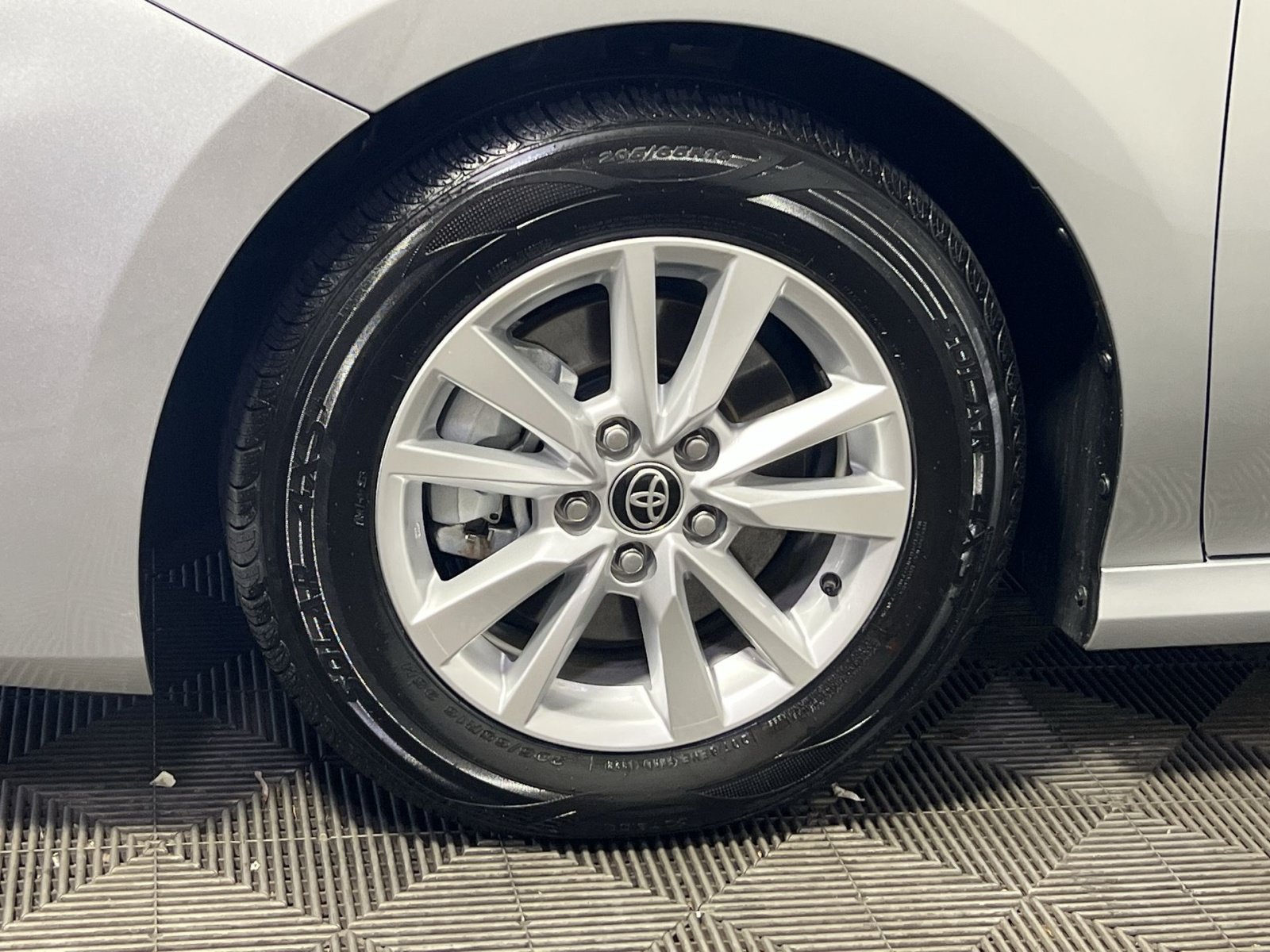 Used 2026 Toyota Camry LE FWD image 12