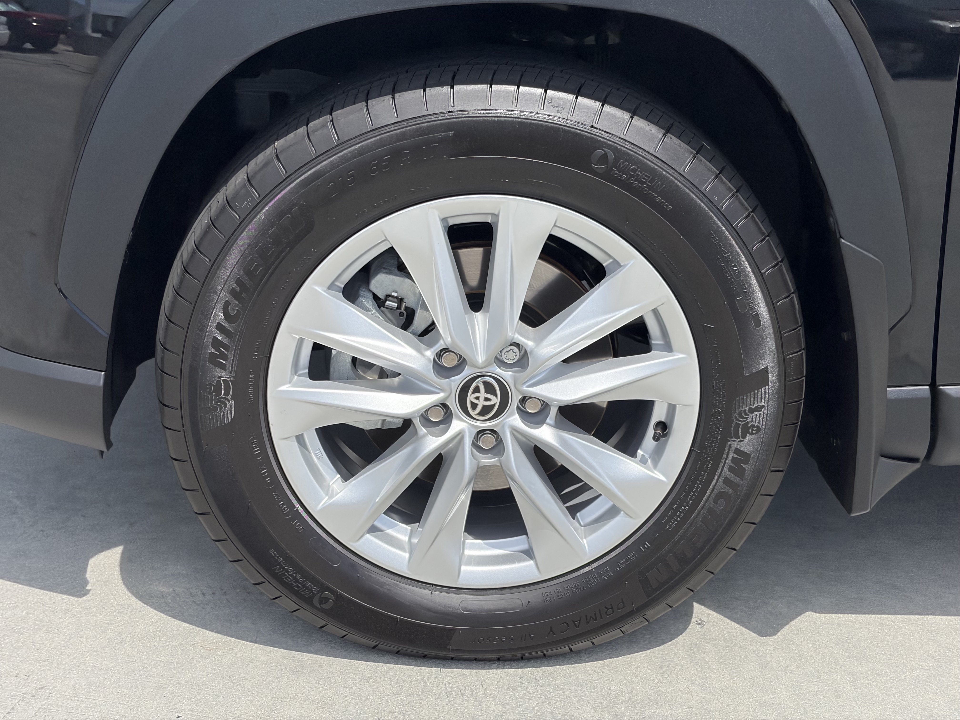 Certified 2026 Toyota Corolla Cross LE FWD image 8