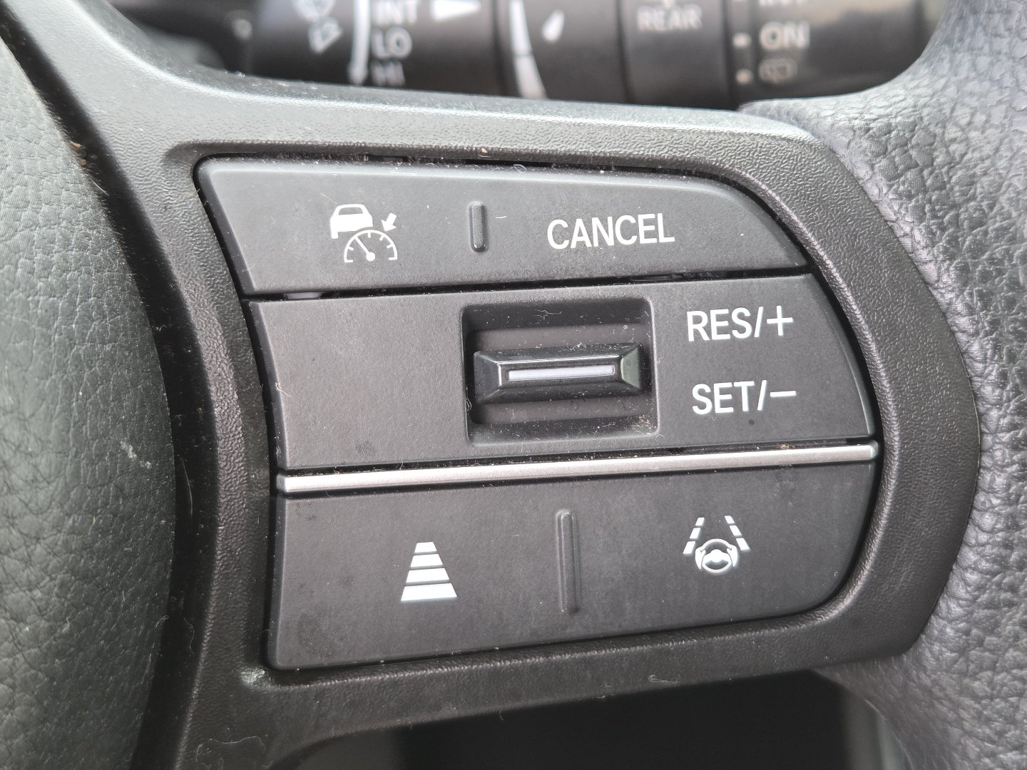 Used 2025 Honda CR-V EX image 9