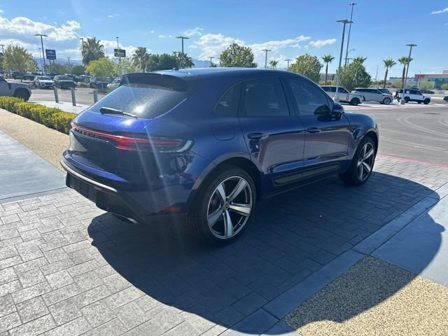 Used 2022 Porsche Macan AWD/4WD image 5
