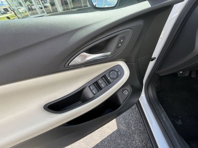 Certified 2024 Buick Encore GX Preferred w/ Advanced Technology Package FWD image 17