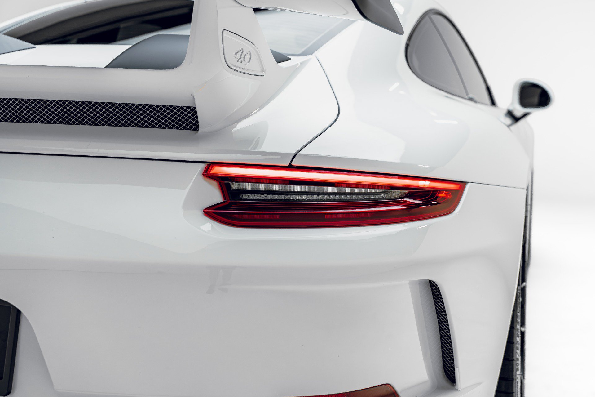 Used 2018 Porsche 911 GT3 RWD image 16