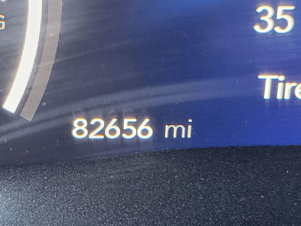 Used 2022 Chrysler Pacifica Touring-L w/ Uconnect Theater Family Group image 11