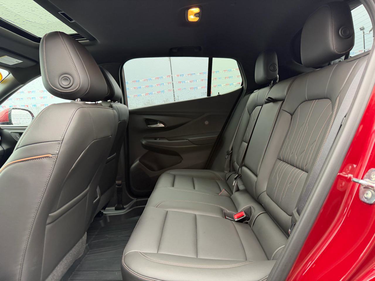 Used 2025 Buick Envista Avenir image 17