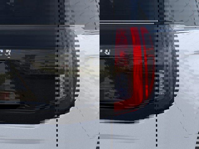 New 2025 Ford Expedition Active image 21