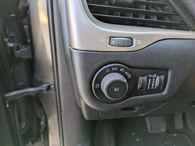 Used 2016 Jeep Cherokee Limited image 13