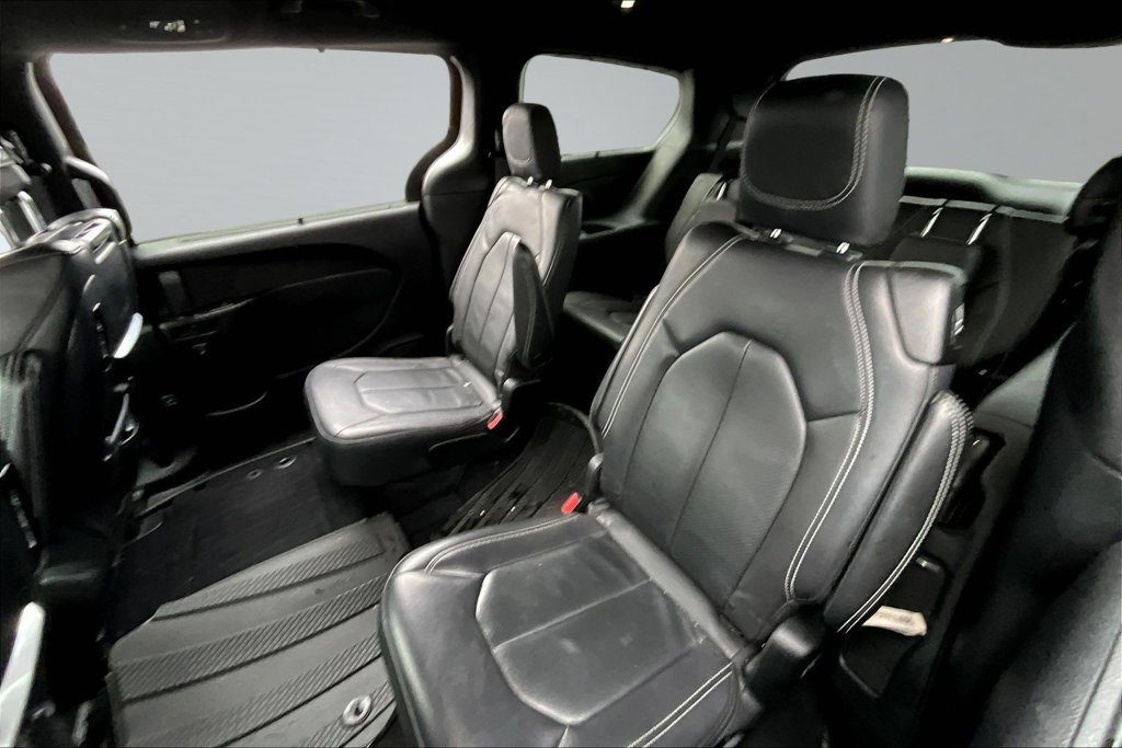 Used 2021 Chrysler Pacifica Touring-L w/ Uconnect Theater Family Group AWD/4WD image 22