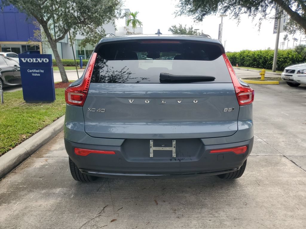 Certified 2023 Volvo XC40 B5 Plus w/ Climate Package AWD/4WD image 5