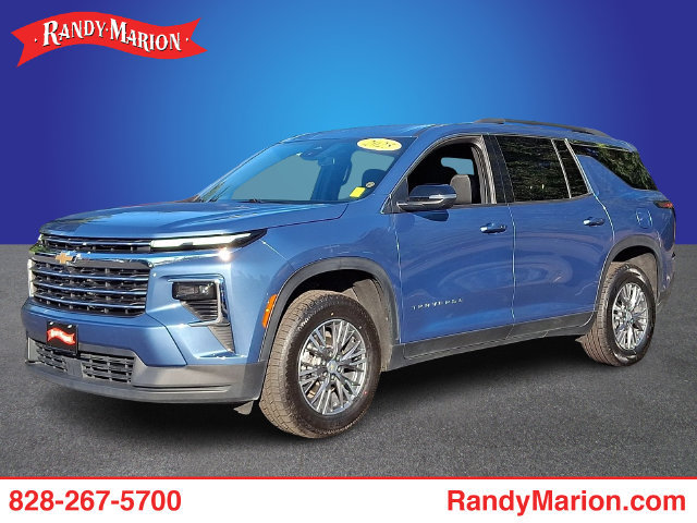 Used 2025 Chevrolet Traverse LT AWD/4WD image 1