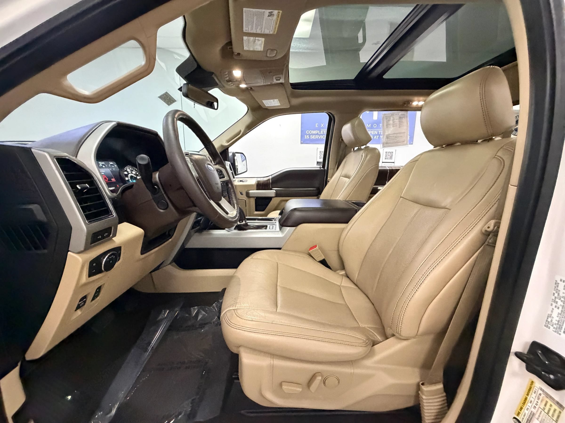 Used 2019 Ford F150 Lariat w/ Equipment Group 502A Luxury AWD/4WD image 18