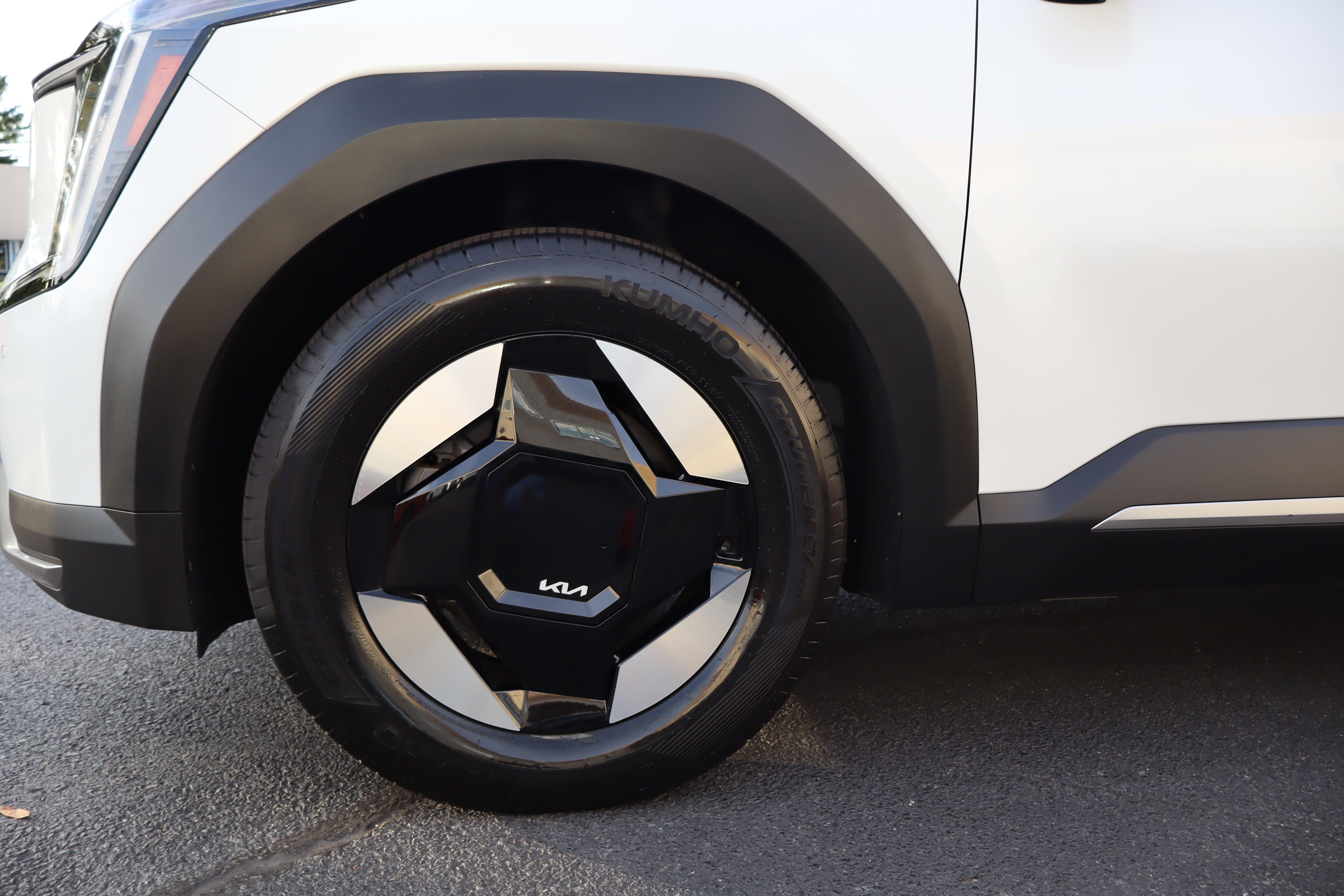 Certified 2024 Kia EV9 Wind AWD/4WD image 12